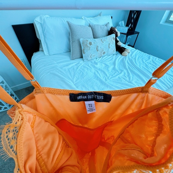 Urban Outfitters Dress NWT - Picture 2 of 3